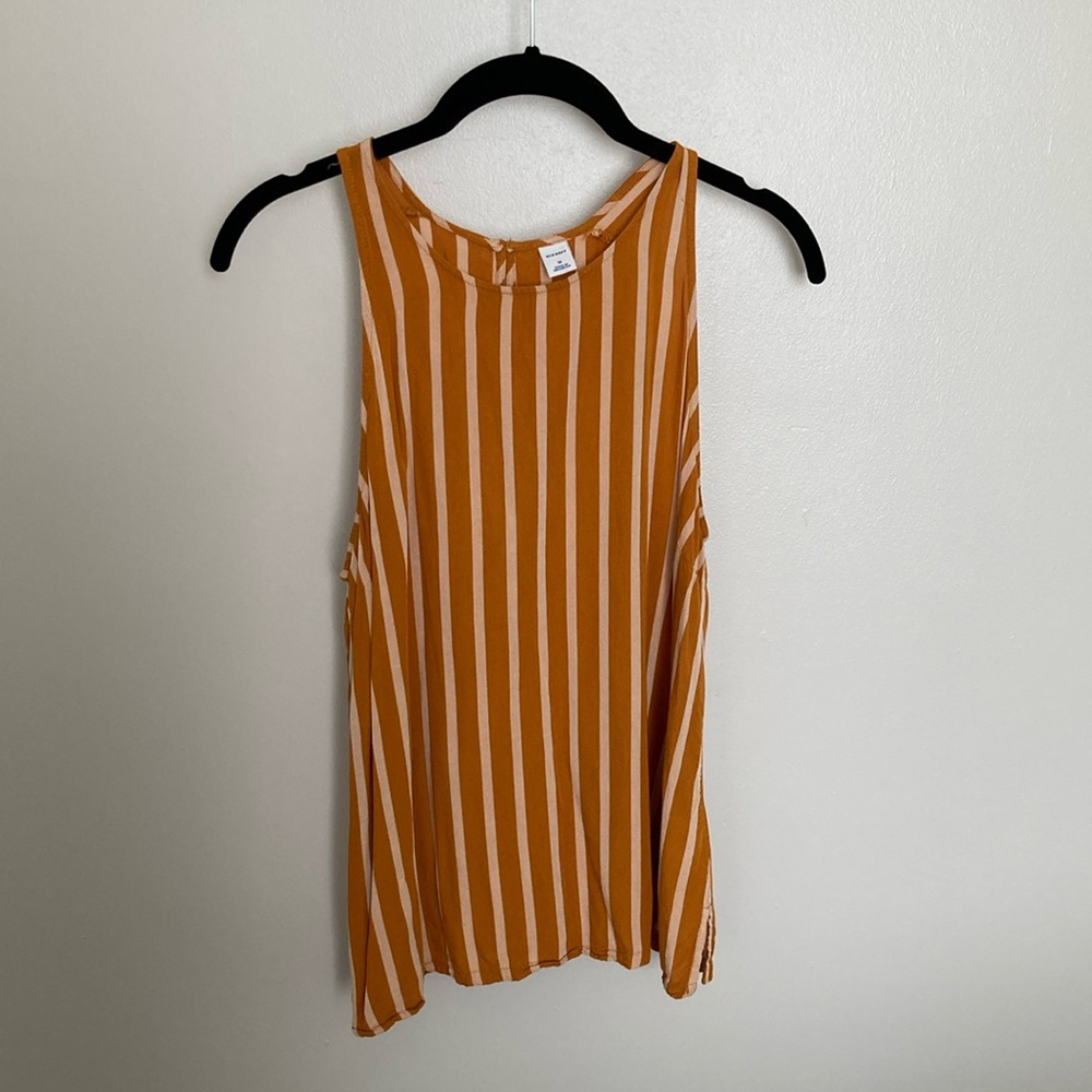 2/$15 🌞 striped Old Navy tank 🌞 medium